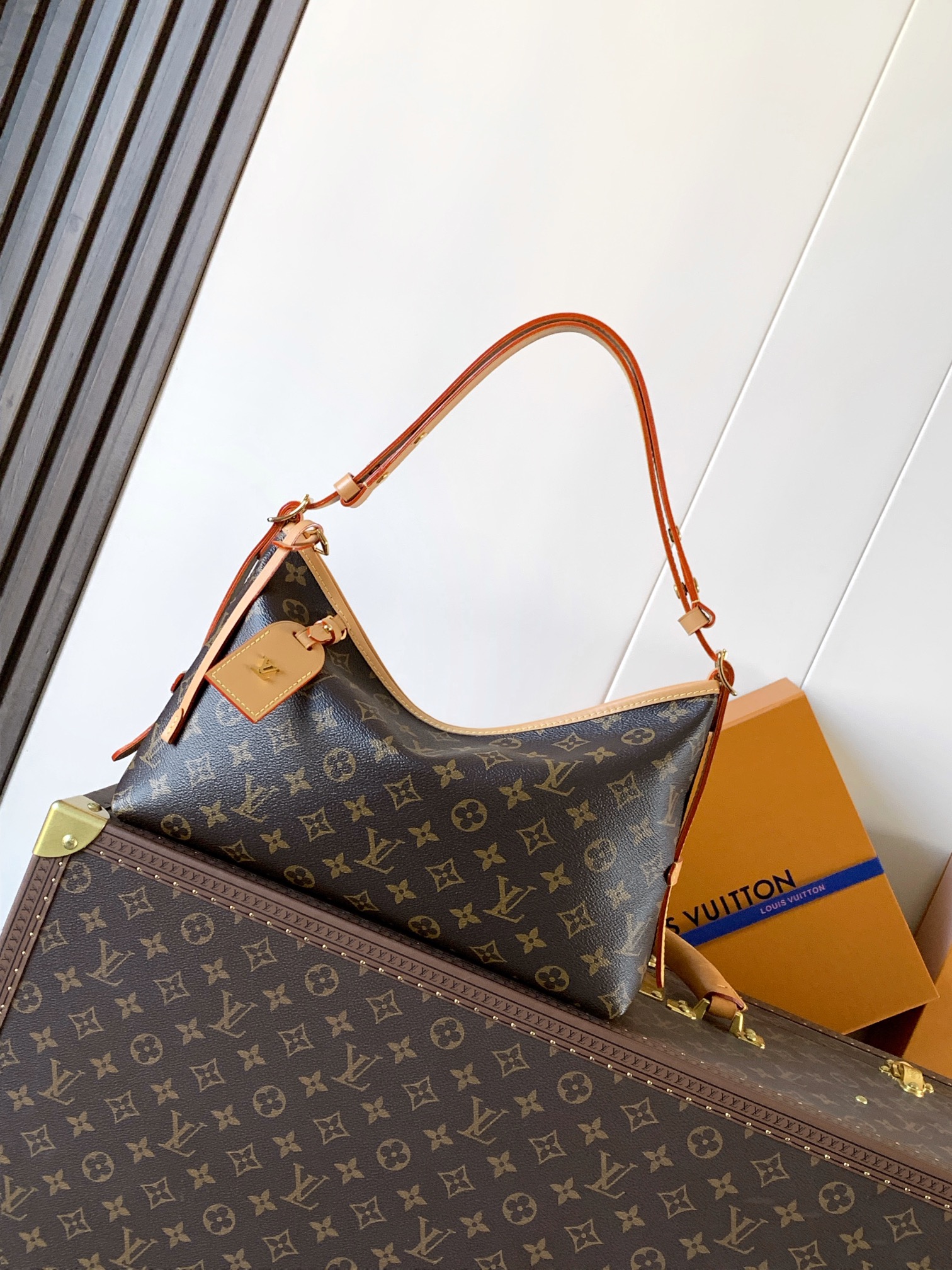 Louis Vuitton LV Classic Handbag Premium Canvas Model M23943 Multiple Compartments Evening Party High-End Fashion